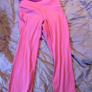 Lululemon guava pink aligns size 8 no piling worn maybe twice.